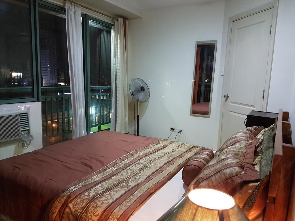 Ortigas 2 Bedroom Corner Unit With 2 Queen Across Shangrila مانيلا المظهر الخارجي الصورة