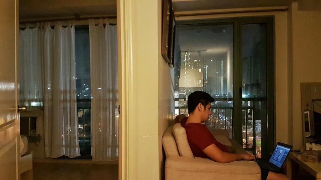 Ortigas 2 Bedroom Corner Unit With 2 Queen Across Shangrila مانيلا المظهر الخارجي الصورة